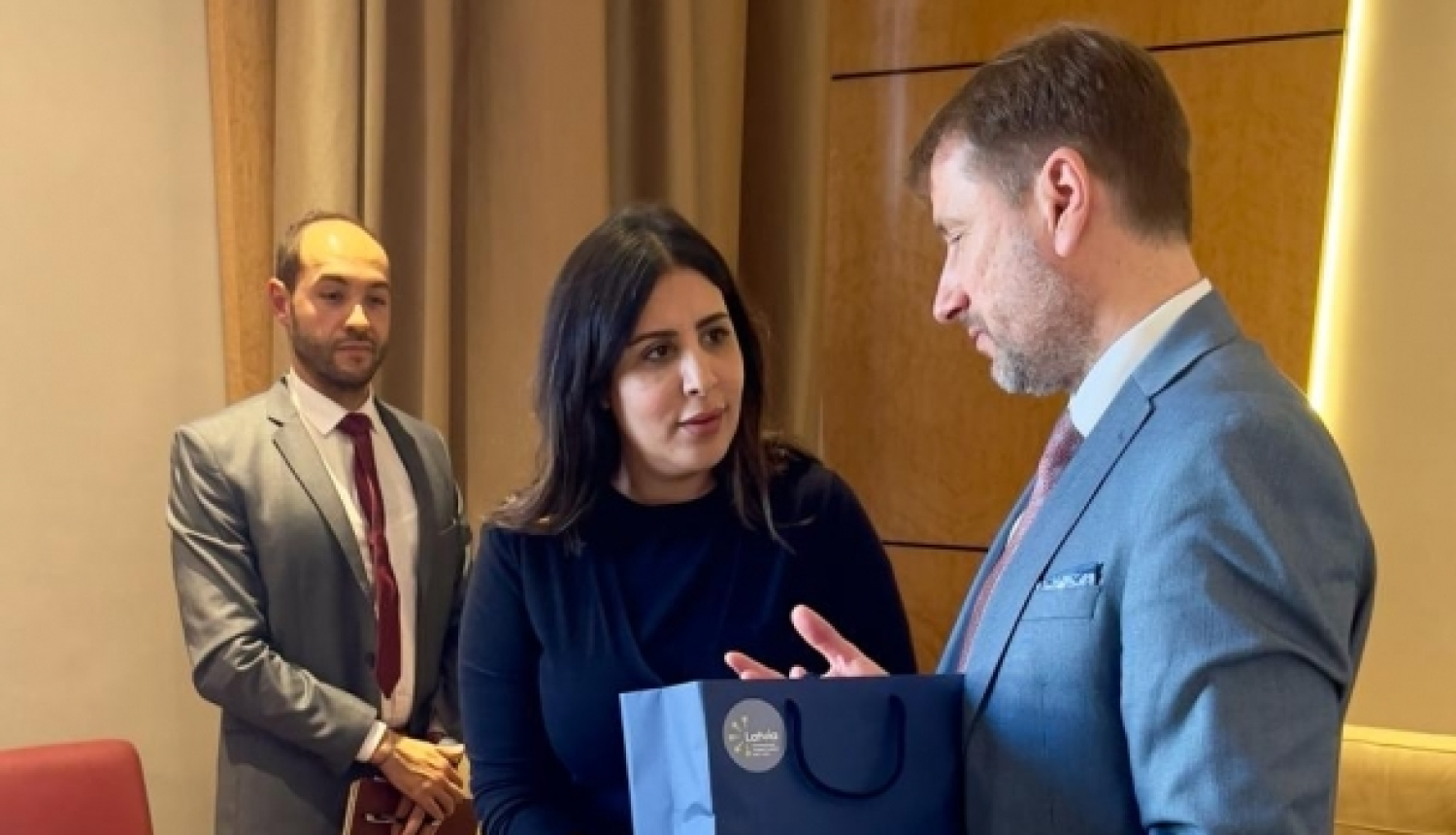 Ārlietu ministrijas valsts sekretāra vietnieks-politiskais direktors Andžejs Viļumsons tiekas ar Marokas parlamenta Pārstāvju palātas Ārlietu, valsts aizsardzības un diasporas lietu komisijas prezidenti Nadju Boaidu (Nadia Bouaida)