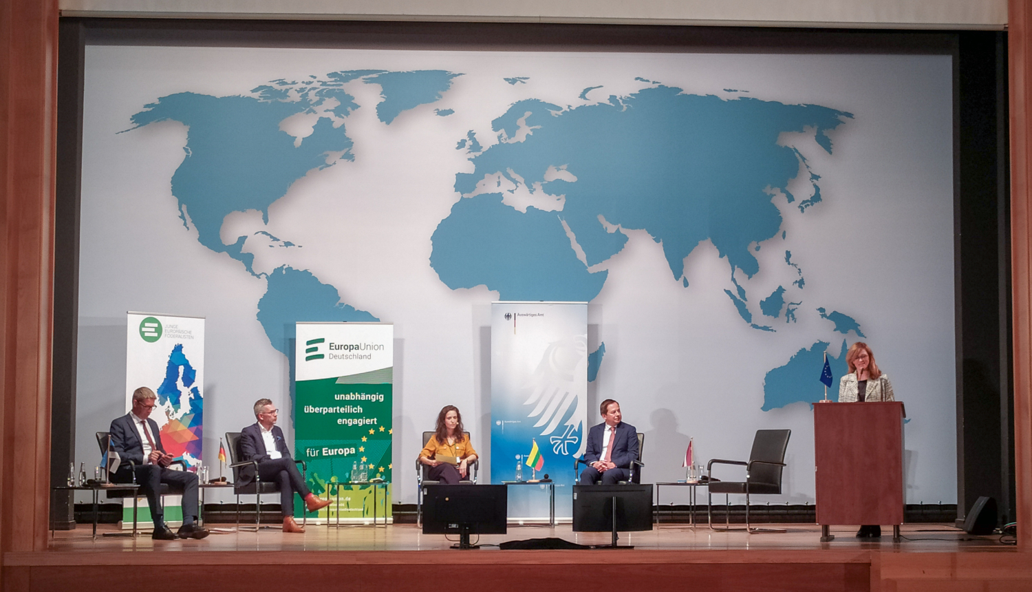 Zanda Kalniņa-Lukaševica ar Vācijas un Baltijas valstu kolēģiem apspriež situāciju Afganistānā un Baltkrievijā