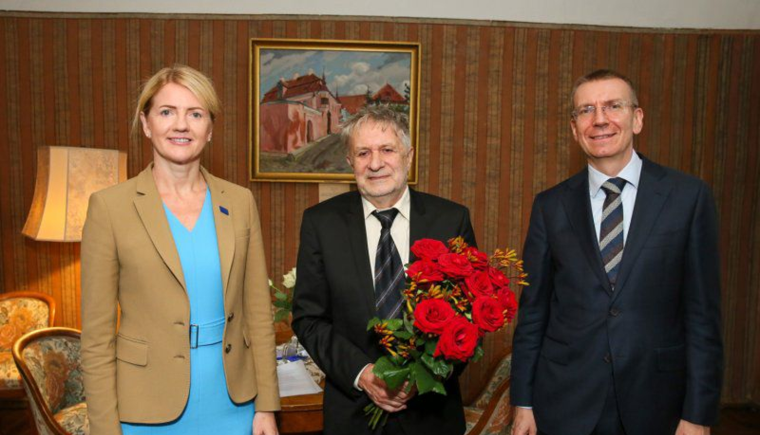 Latvijas un Igaunijas ārlietu ministri pasniedz Valodu balvu Lembitam Vabam