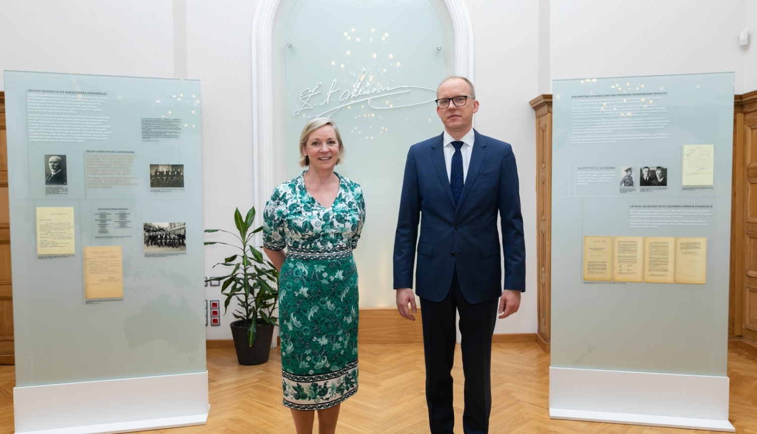 Valsts sekretārs un Austrālijas vs vietniece