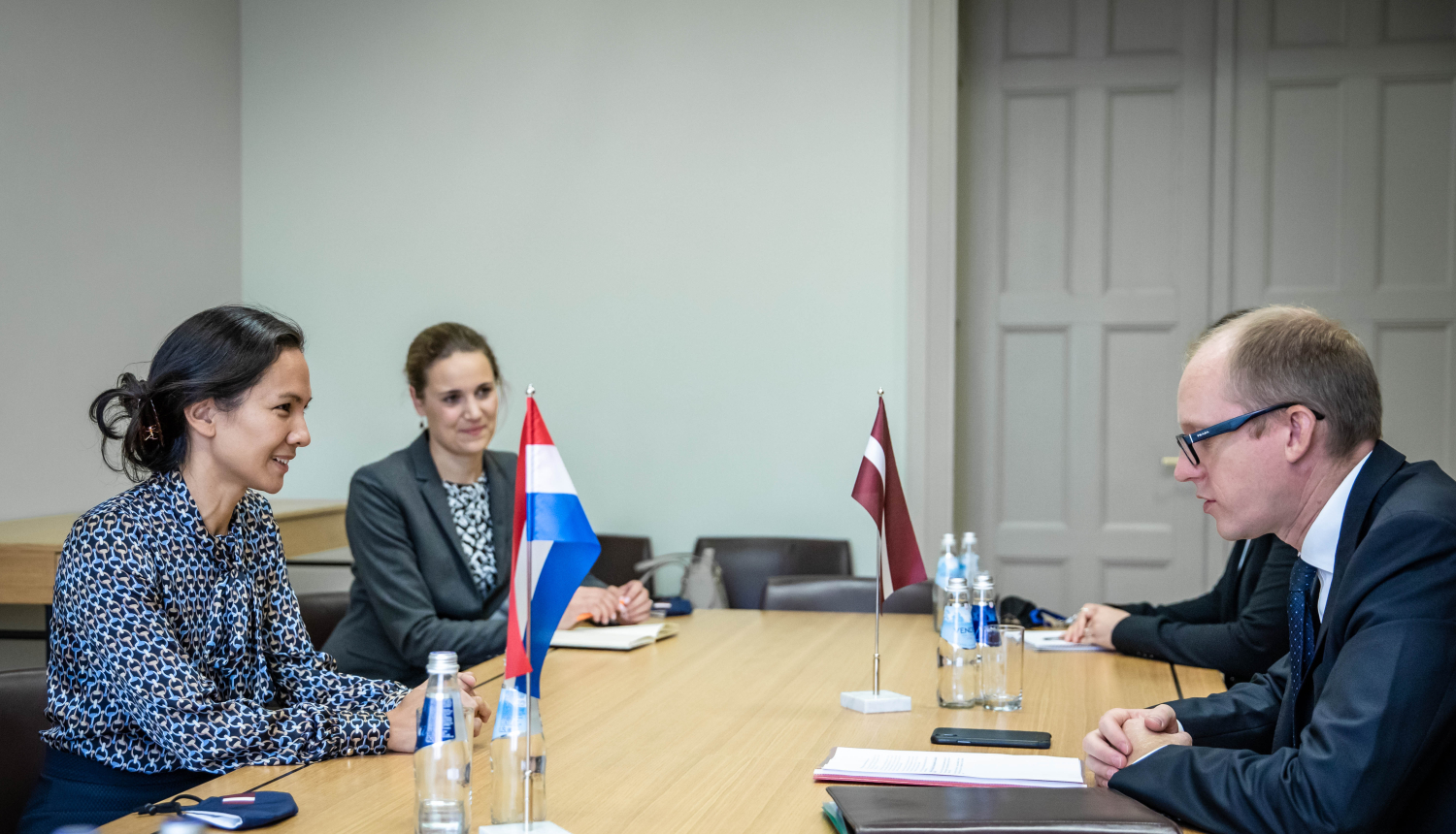 Valsts sekretārs akreditācijas vizītē pieņem jauno Nīderlandes vēstnieci