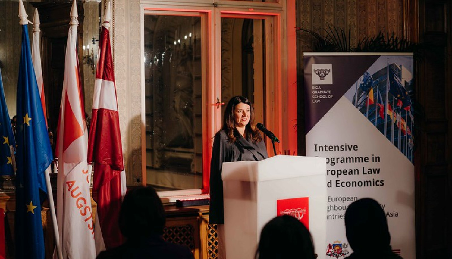 Ivita Burmistre saka uzrunu RJA izlaiduma dalībniekiem