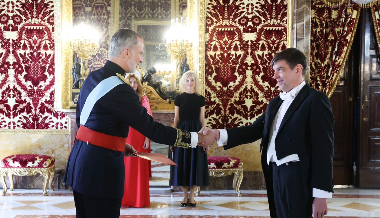 J.Zlamets iesniedz akreditāciju Spānijas karalim Felipem VI