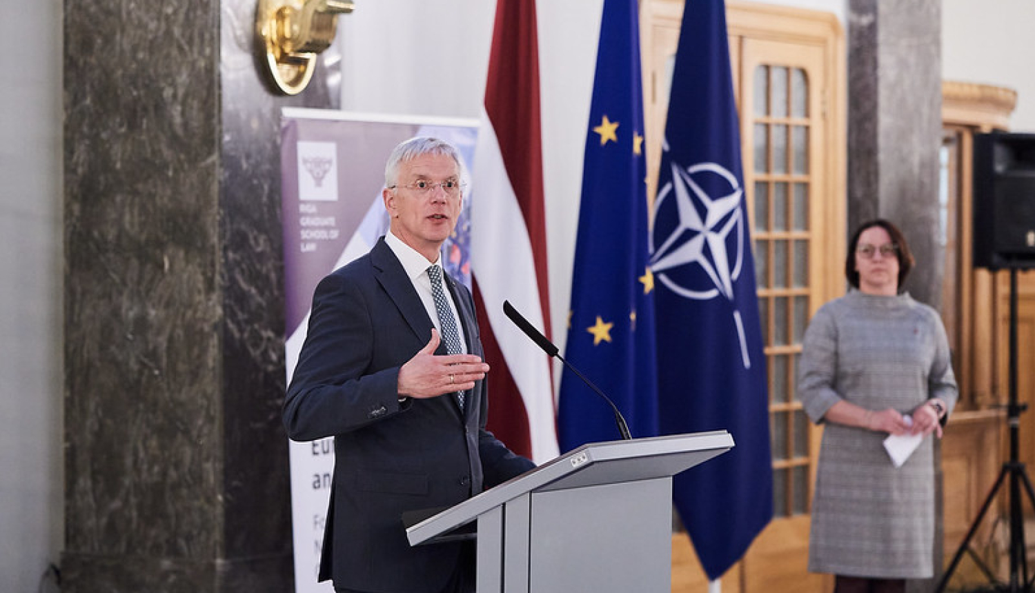 Krišjānis Kariņš sveic Rīgas Juridiskās augstskolas Intensīvās programmas Eiropas tiesībās un ekonomikā absolventus