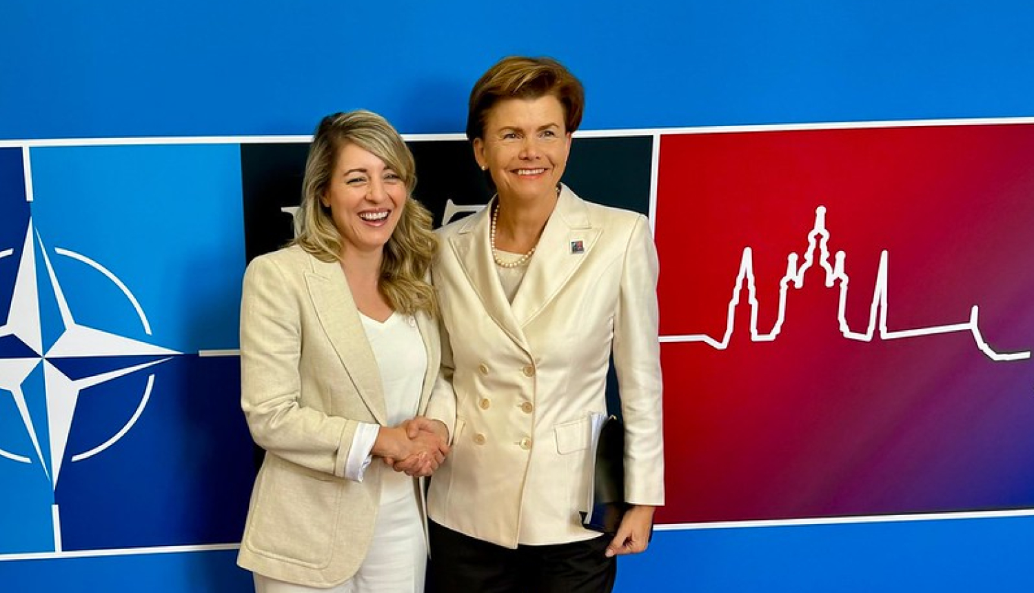 Mélanie Joly un Baiba Braže