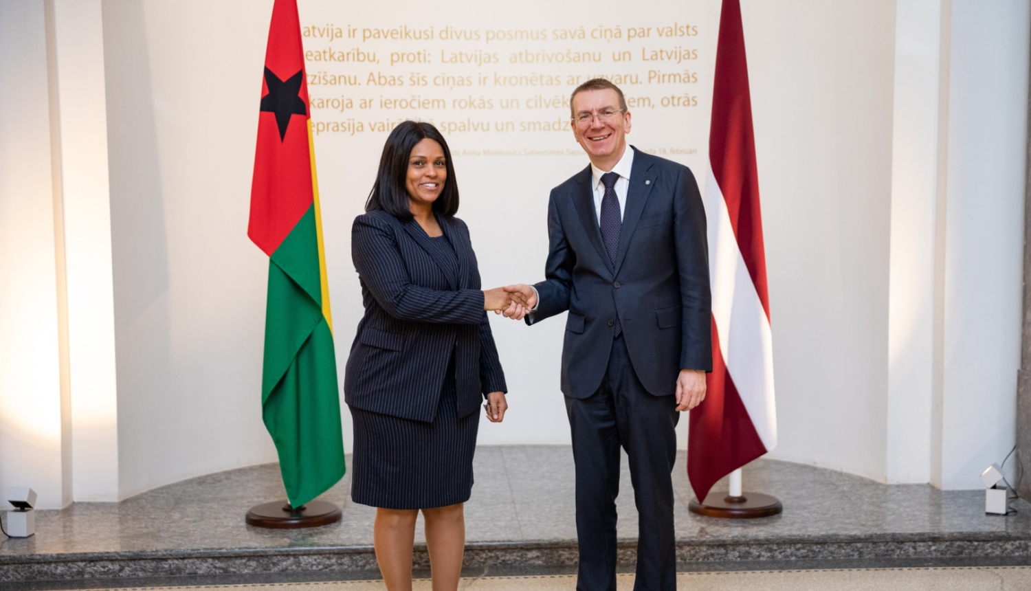 Gvinejas-Bisavas ārlietu ministre un E.Rinkēvičs