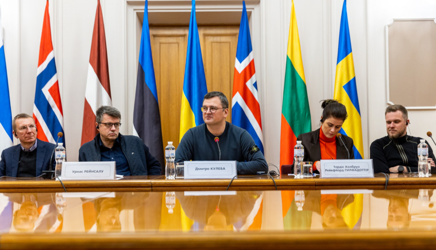 Ārlietu ministri Kijivā