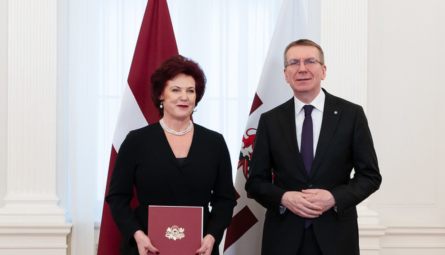 Valsts prezidents Edgars Rinkēvičs pasniedz akreditācijas vēstuli nākamajai Latvijas ārkārtējai un pilnvarotajai vēstniecei Nīderlandes Karalistē Solvitai Āboltiņai