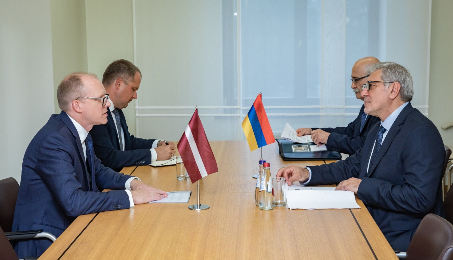  Valsts sekretārs Andris Pelšs pieņem Armēnijas vēstnieku akreditācijas vizītē 