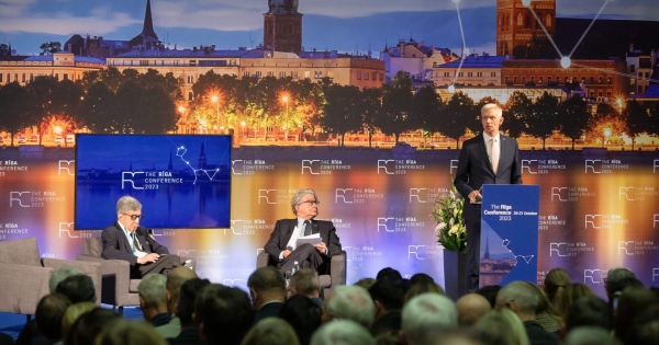 Utenriksministeren oppfordrer til ikke å tillate verdensorden der makten hersker