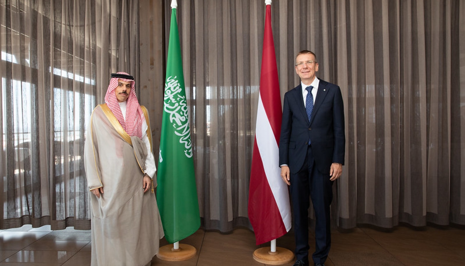 Saūda Arābijas ārlietu ministrs pirmo reizi vizītē apmeklē Latviju