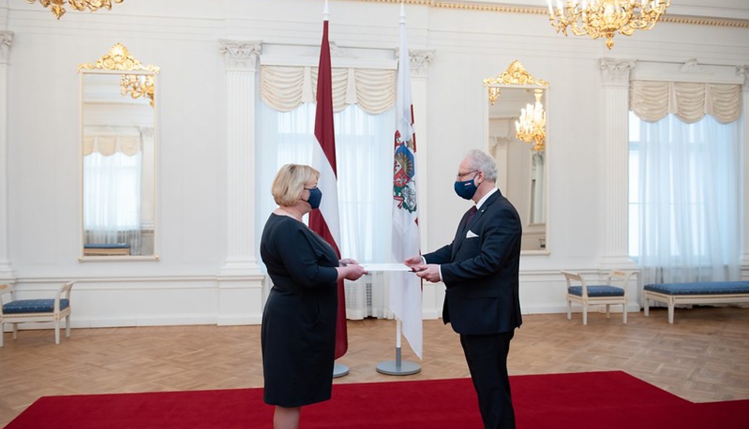 Valsts prezidents pasniedz akreditācijas vēstuli Latvijas vēstniecei Kazahstānā Irinai Mangulei