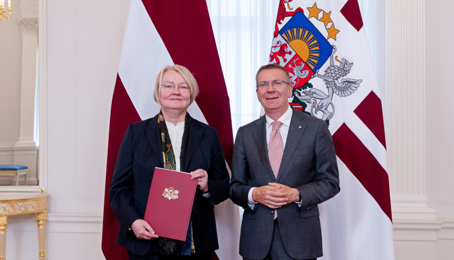 I. Levrence saņem akreditācijas rakstu. 12.08.2025.
