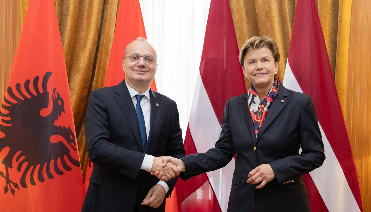 Igli Hasani un Baiba Braže