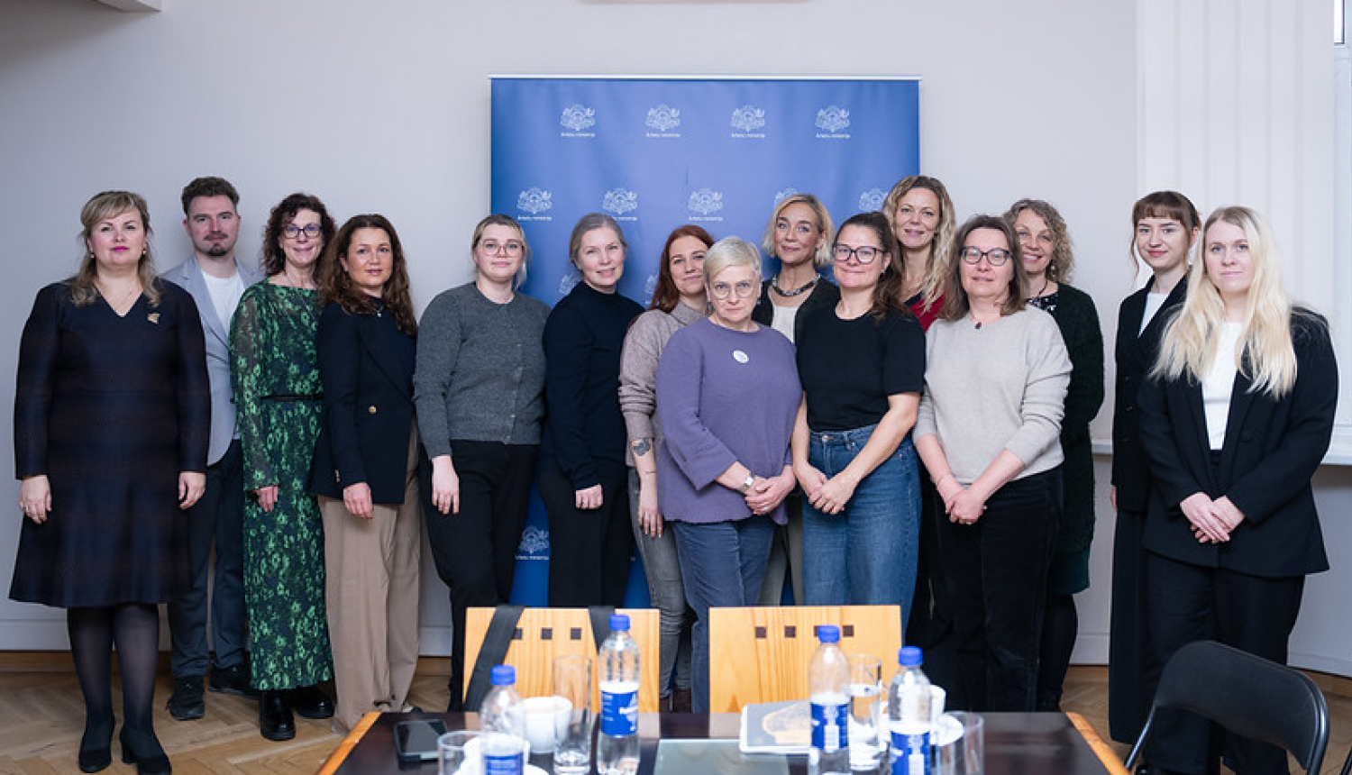 Projekta “Let’s Share Knowledge, Let’s Share Experience” (“Dalīsimies zināšanās un pieredzē!”) dalībnieku kopbilde