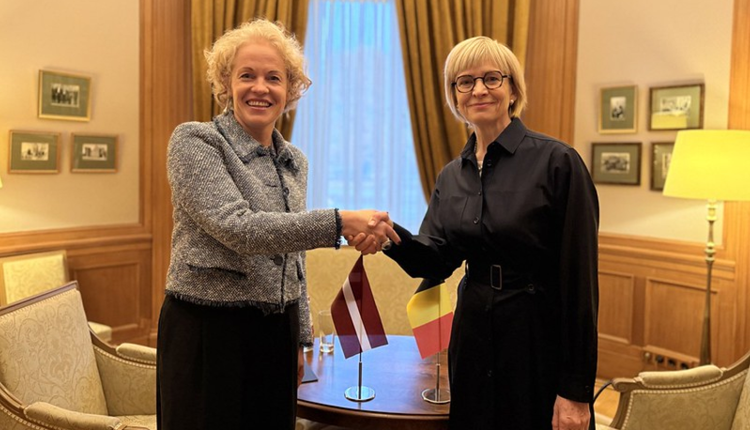 Valsts sekretāra vietniece Eiropas lietās Zane Petre un Beļģijas Karalistes ārkārtējā un pilnvarotā vēstniece Latvijas Republikā Kolete Takē
