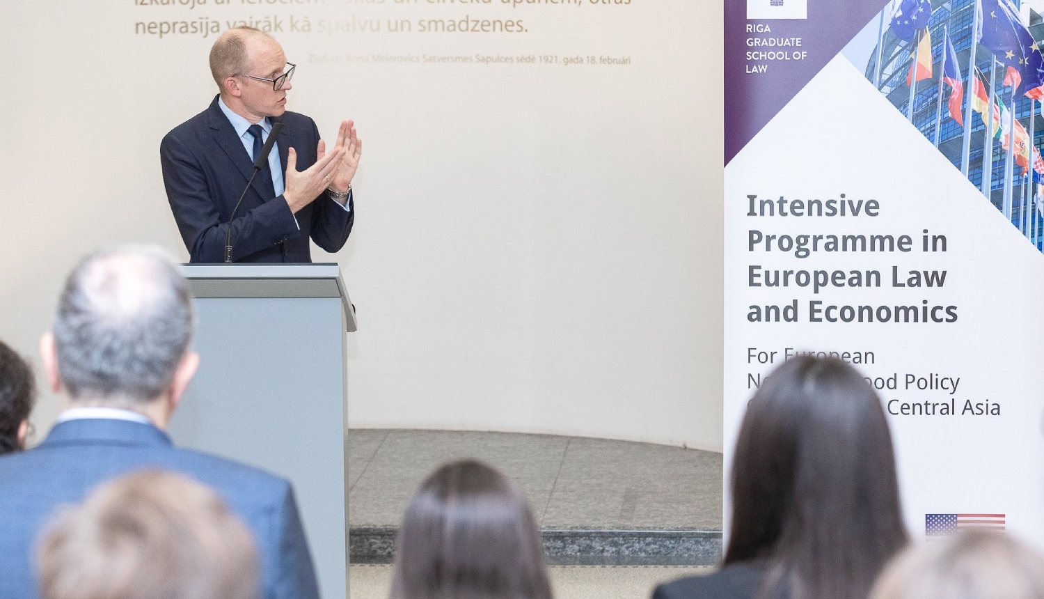 Andris Pelšs atklāj Ārlietu ministrijas un ASV kopīgi finansētās Intensīvās programmas Eiropas tiesībās un ekonomikā 13. sesiju