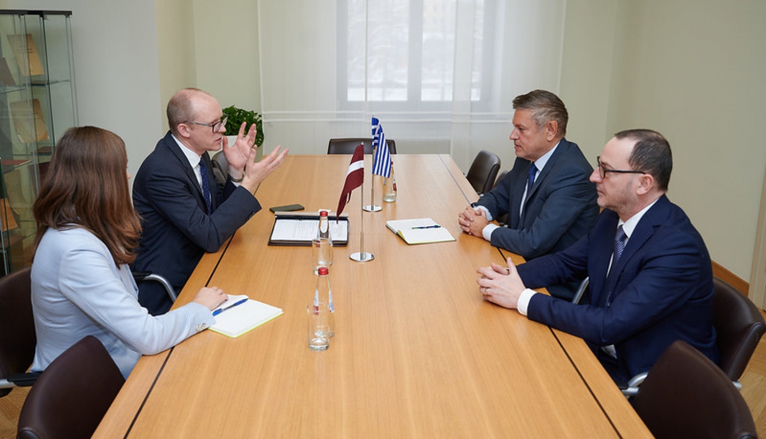 Ārlietu ministrijas valsts sekretārs Andris Pelšs tikās ar nākamo Grieķijas vēstnieku Evangelu Turnaki (Evangelos Tournakis)