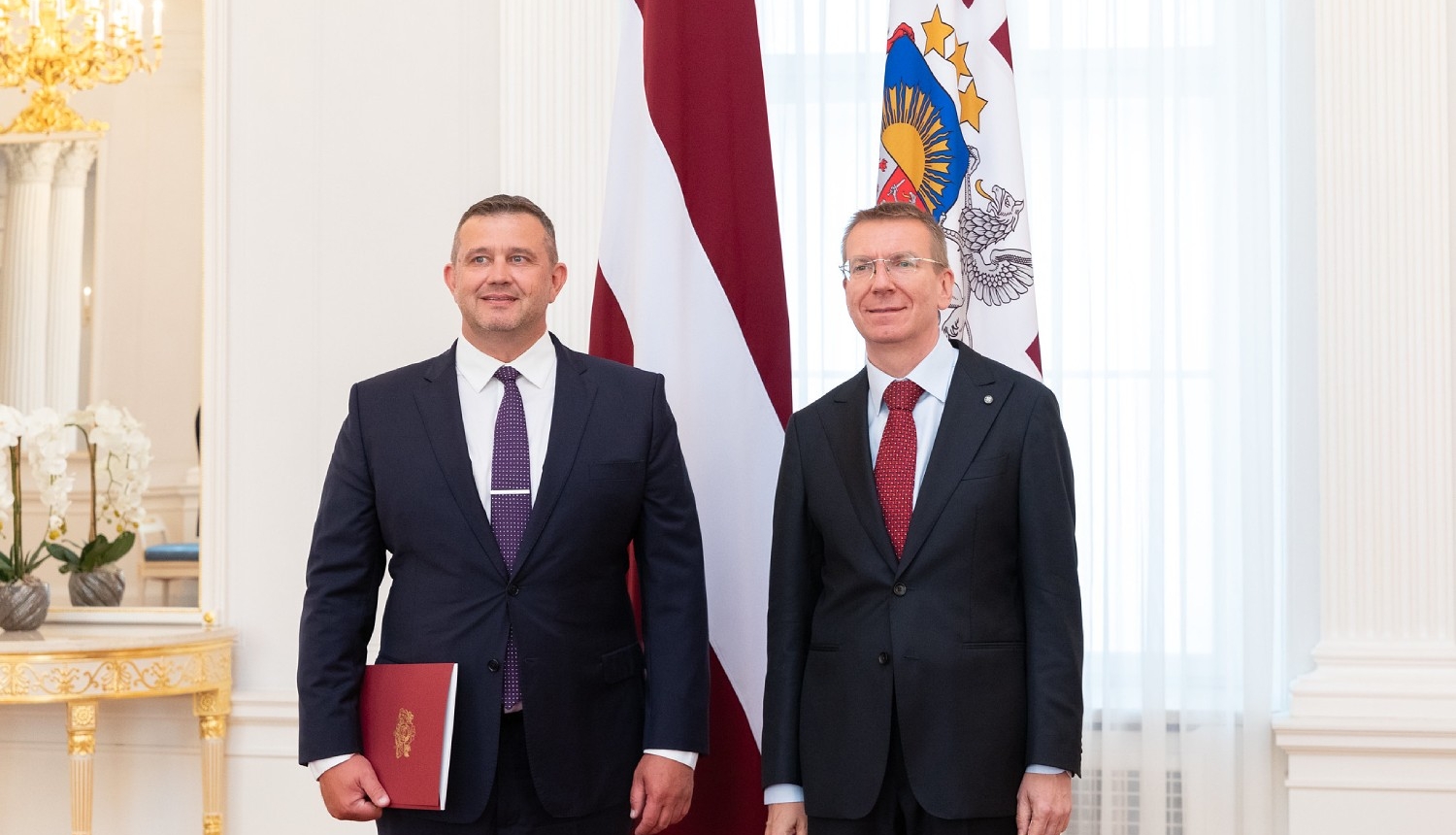 Valsts prezidents pasniedz akreditācijas vēstuli Latvijas vēstniekam Moldovā Edgaram Bondaram