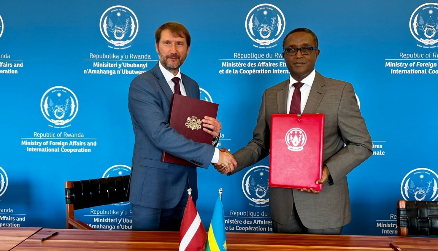 Latvija un Ruanda apņemas veicināt ekonomisko sadarbību un paraksta memorandu par politiskajām konsultācijām