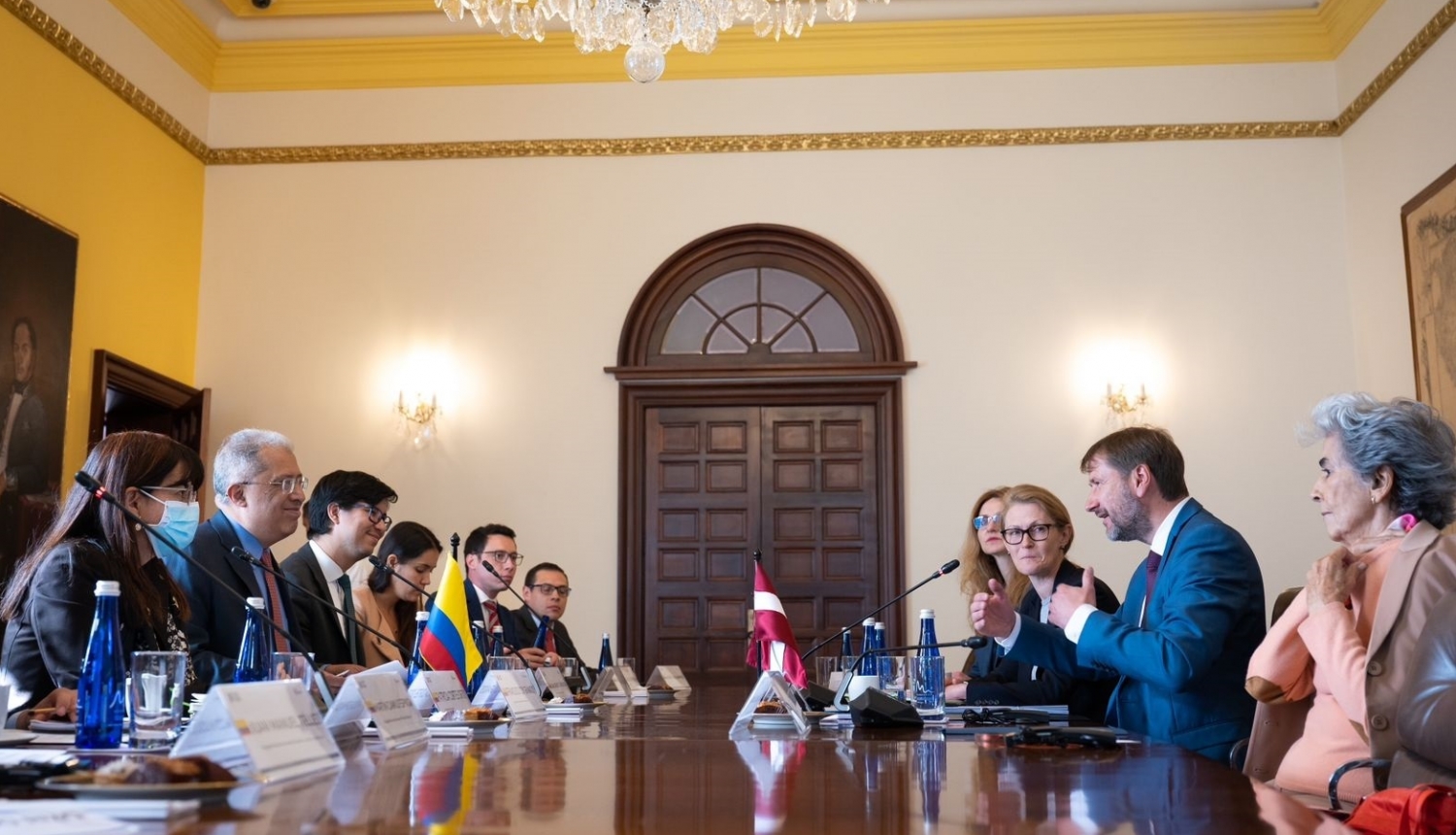 Politiskajās konsultācijās Kolumbijā vienojas stiprināt sadarbību