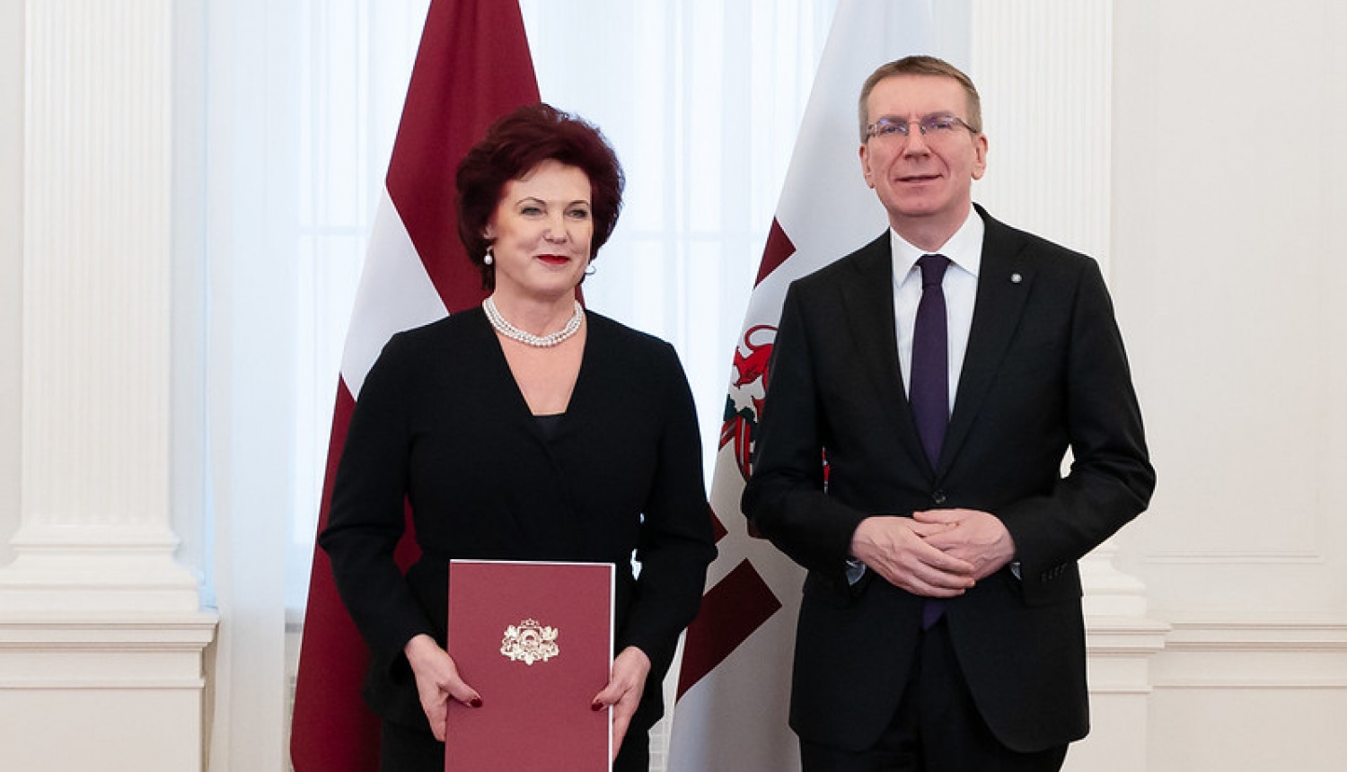Valsts prezidents Edgars Rinkēvičs pasniedz akreditācijas vēstuli nākamajai Latvijas ārkārtējai un pilnvarotajai vēstniecei Nīderlandes Karalistē Solvitai Āboltiņai
